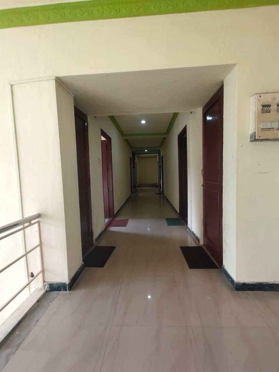 Hotel Ruchi 예르카우드 외부 사진